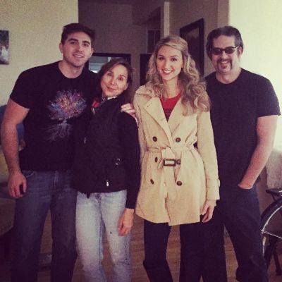 Picture of India Everett with her mother, father and brother